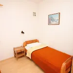 Apartment With Parking Space Supetar, Brac - 7535 Supetar